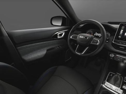 New 2026 Jeep Compass Latitude image 8