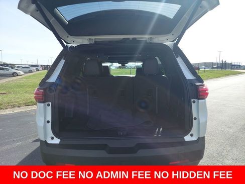 Used 2023 Chevrolet Traverse RS AWD/4WD image 27
