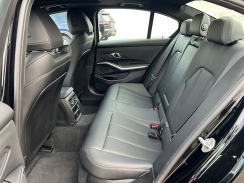 Used 2025 BMW 330i xDrive Sedan image 4