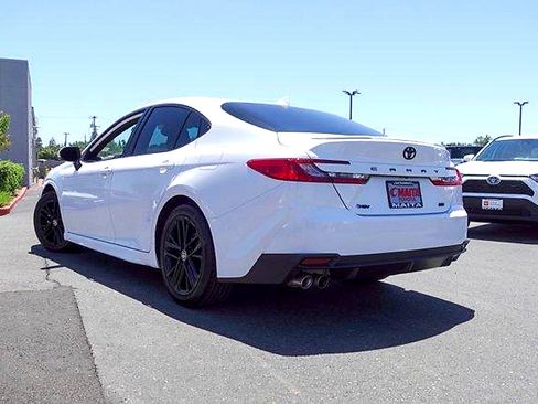 Used 2025 Toyota Camry SE w/ Convenience Package FWD image 7