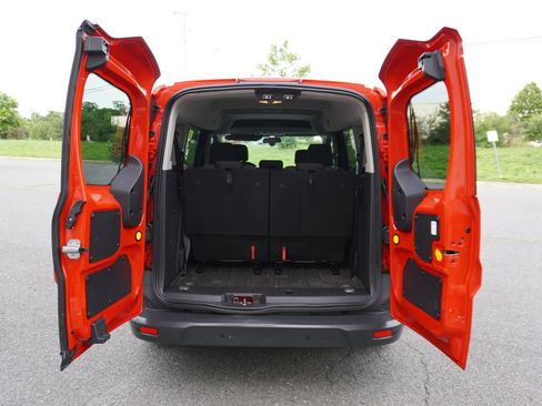 Used 2015 Ford Transit Connect XL FWD image 17