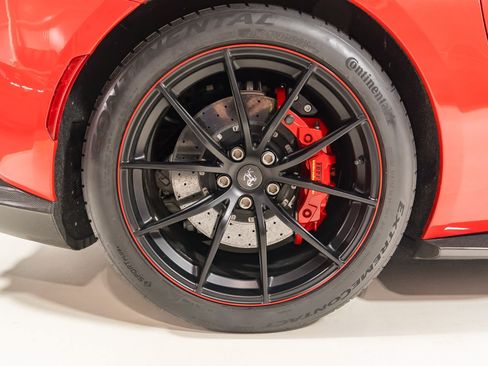 Used 2018 Ferrari 812 Superfast RWD image 15