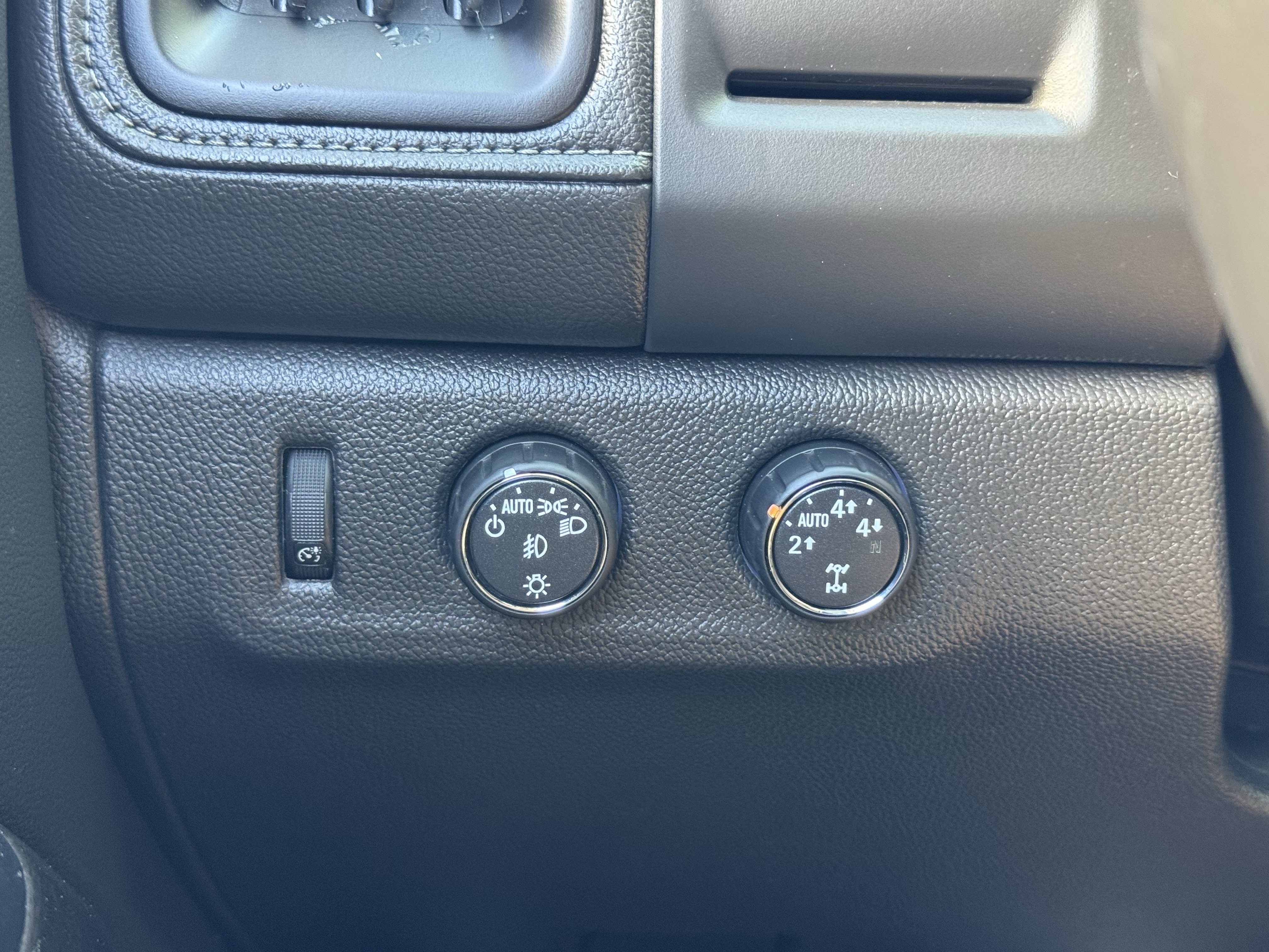 Certified 2015 GMC Canyon SLT AWD/4WD image 29