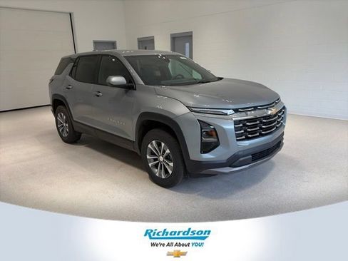 New 2026 Chevrolet Equinox LT w/ Convenience Package II FWD image 1