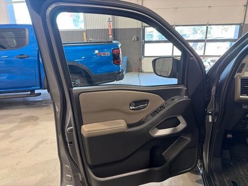 Certified 2022 Nissan Frontier SV AWD/4WD image 17