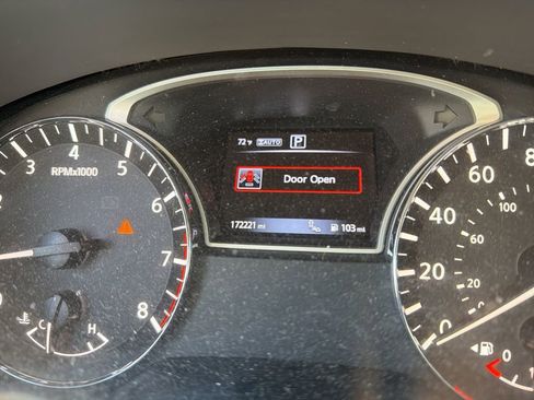 Used 2016 Nissan Pathfinder SL w/ SL Premium Package AWD/4WD image 3