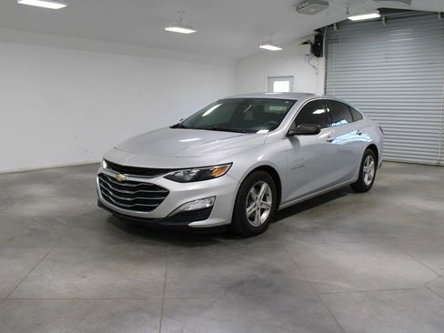 Used 2019 Chevrolet Malibu LS image 4