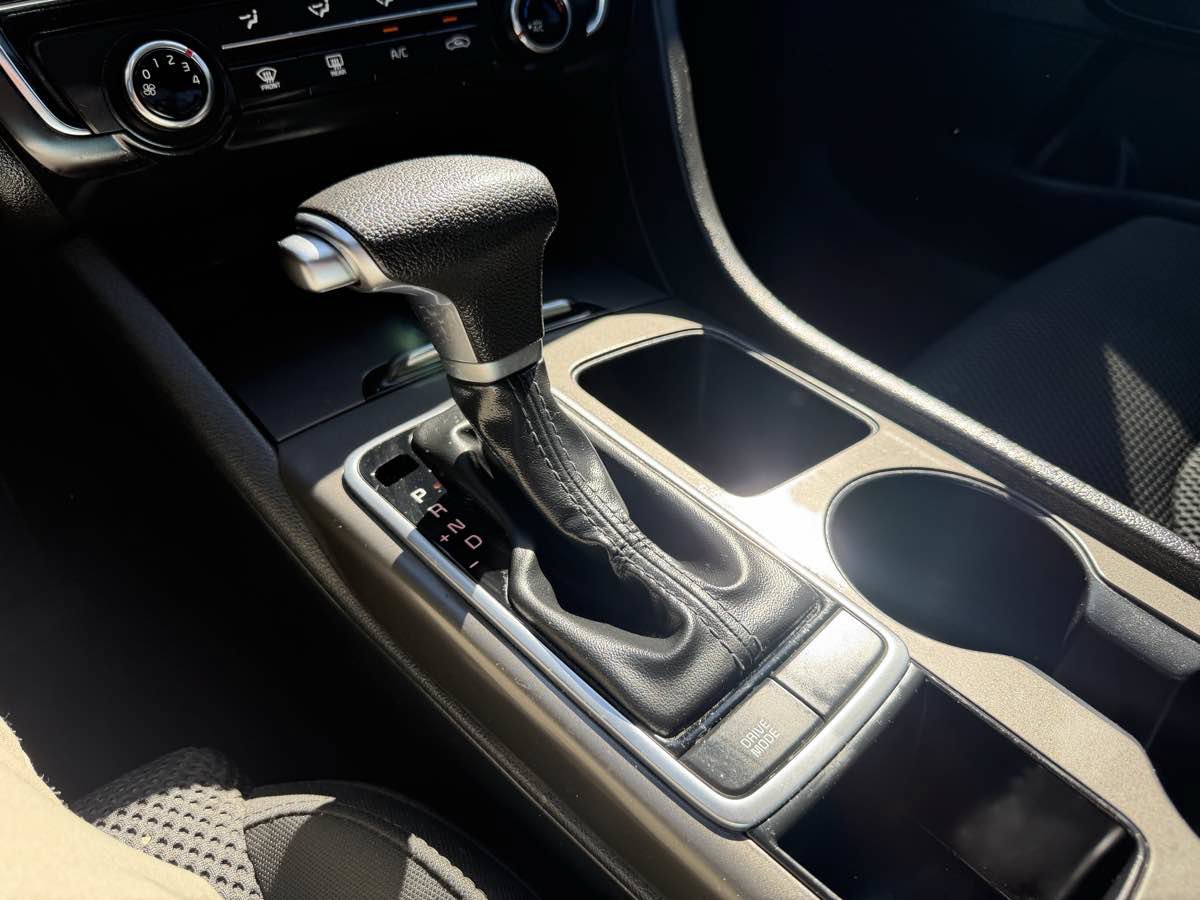 Used 2019 Kia Optima LX FWD image 25