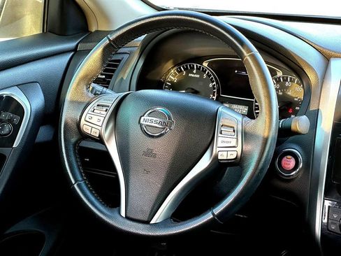 Used 2013 Nissan Altima 2.5 SV FWD image 32