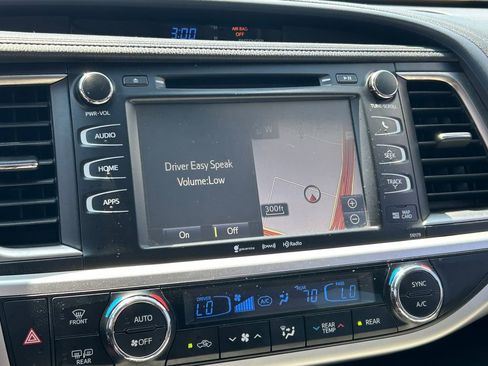 Used 2017 Toyota Highlander XLE image 37