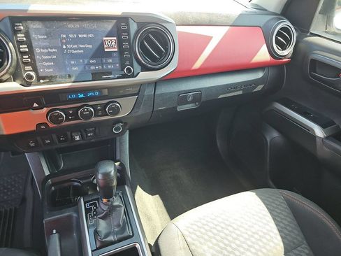 Used 2022 Toyota Tacoma SR5 RWD image 6
