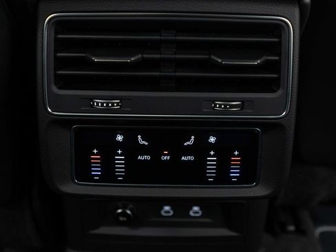 Used 2023 Audi Q8 Premium Plus w/ Premium Plus Package image 36