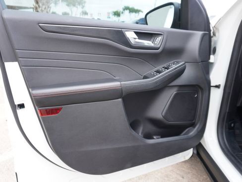 Certified 2022 Ford Escape SEL w/ SEL Stealth AWD Package image 9