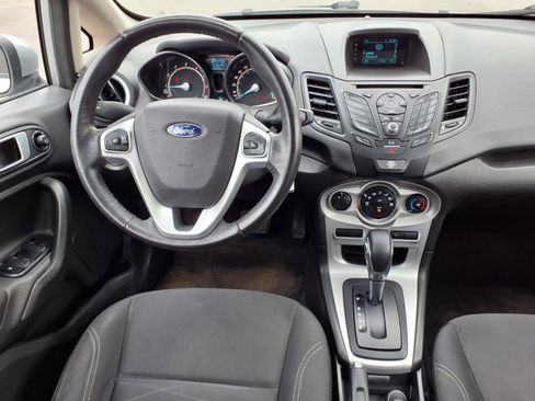 Used 2015 Ford Fiesta SE image 5