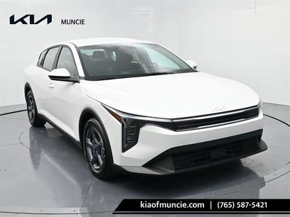 New 2025 Kia K4 LXS
