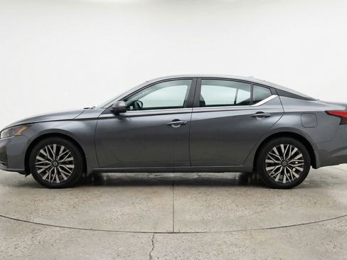 Used 2025 Nissan Altima 2.5 SV FWD image 5