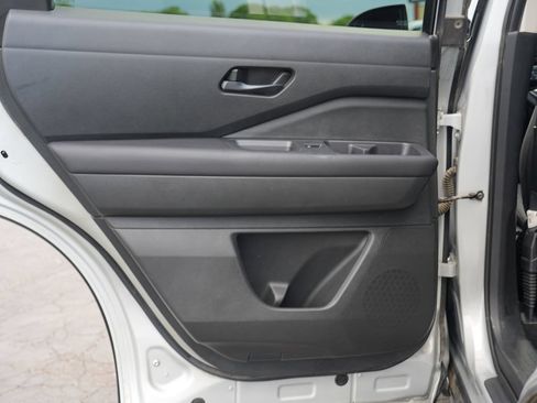 Used 2024 Nissan Pathfinder S AWD/4WD image 19