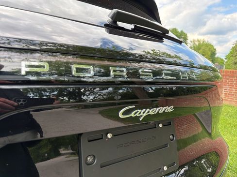 Used 2020 Porsche Cayenne AWD/4WD image 14