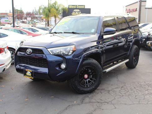 Used 2014 Toyota 4Runner SR5 image 39