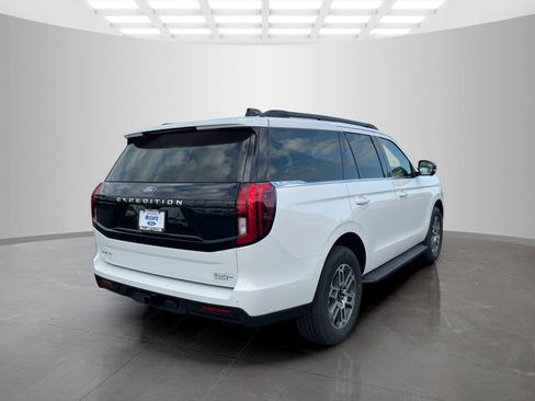 New 2025 Ford Expedition Active image 4