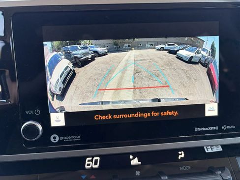 Used 2022 Toyota Tundra SR5 w/ SR5 Convenience Package AWD/4WD image 17