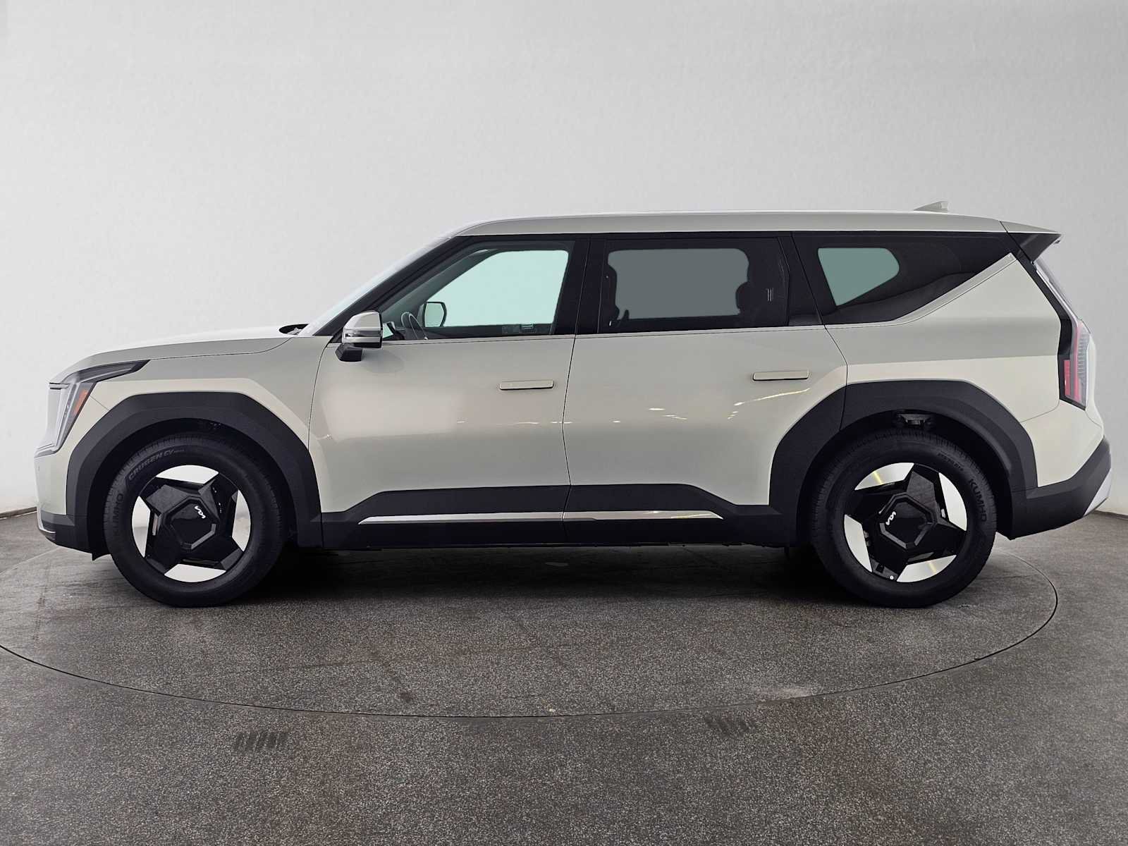 Used 2026 Kia EV9 Light RWD image 6