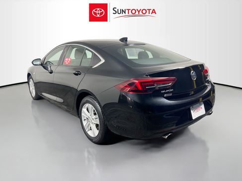 Used 2018 Buick Regal Preferred image 6