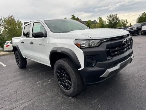 New 2026 Chevrolet Colorado Trail Boss AWD/4WD image 2