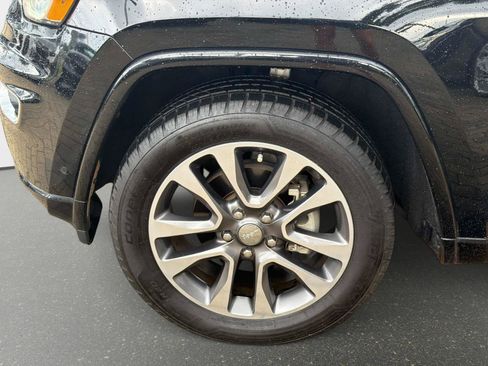 Used 2018 Jeep Grand Cherokee Overland RWD image 11
