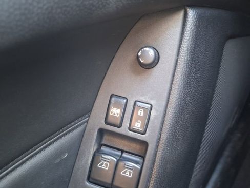 Used 2010 INFINITI G37 x Coupe w/ Premium Pkg image 9