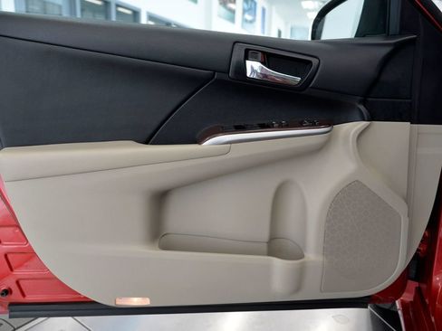 Used 2014 Toyota Camry XLE FWD image 14