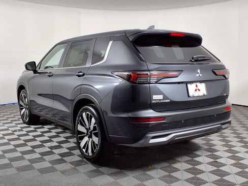 New 2025 Mitsubishi Outlander SE image 5