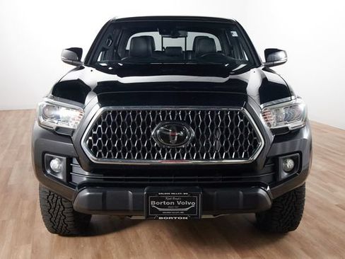 Used 2019 Toyota Tacoma TRD Off-Road w/ TRD Premium Off Road Package AWD/4WD image 2