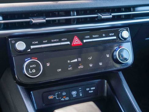 Used 2025 Hyundai Tucson SEL FWD image 16