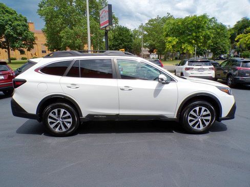 Used 2020 Subaru Outback Premium AWD/4WD image 3