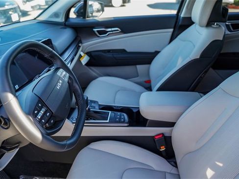 New 2025 Kia Carnival SX w/ SX Dark Edition Package image 19