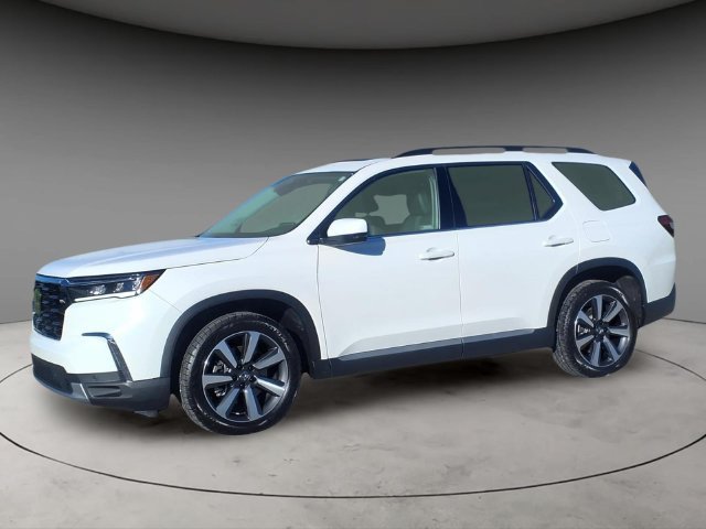 Used 2023 Honda Pilot Touring image 1