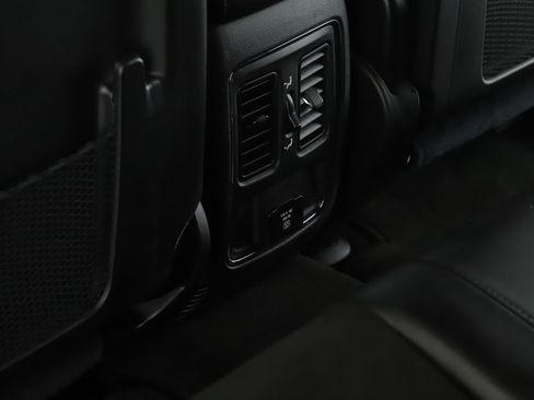 Used 2022 Jeep Grand Cherokee Laredo X AWD/4WD image 7