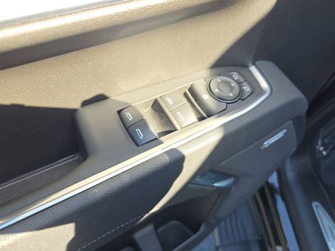 Used 2025 Chevrolet Silverado 1500 LT Trail Boss w/ Convenience Package II AWD/4WD image 18