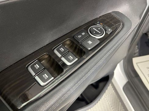 Used 2020 Kia Sorento LX image 27