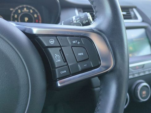 Used 2020 Jaguar E-PACE SE image 20