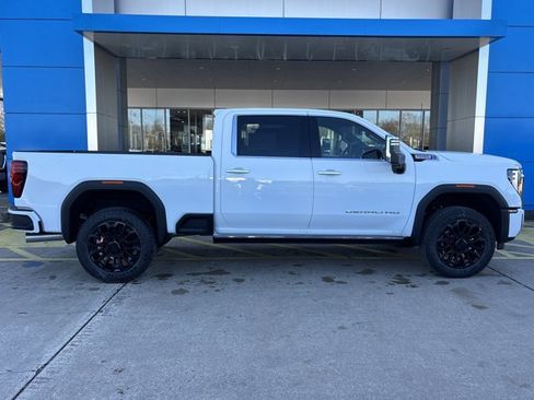 New 2026 GMC Sierra 2500 Denali w/ Denali Reserve Package AWD/4WD image 2