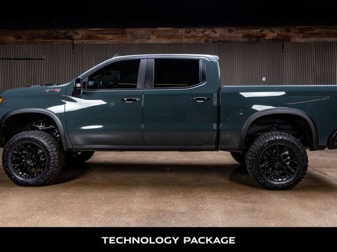 Used 2025 Chevrolet Silverado 1500 ZR2 w/ Technology Package image 6