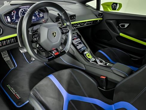 Used 2022 Lamborghini Huracan EVO RWD image 21
