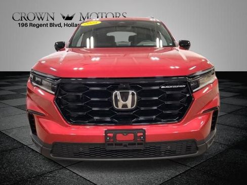 Certified 2025 Honda Pilot Black Edition image 8