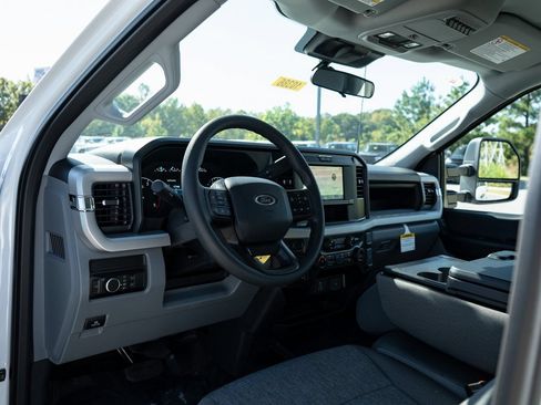 New 2026 Ford F350 XL w/ FX4 Off-Road Package AWD/4WD image 13