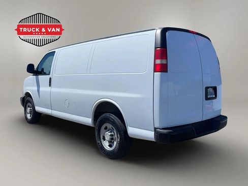 Used 2013 Chevrolet Express 2500 RWD image 4