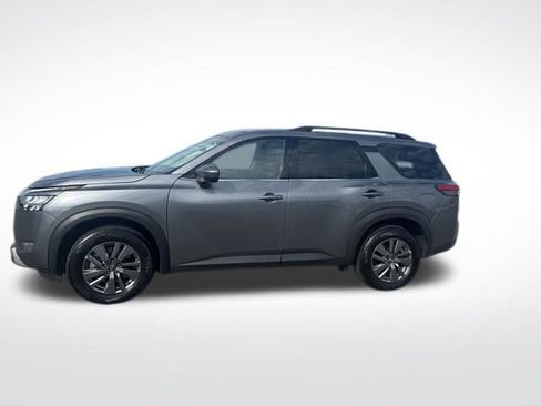 Used 2025 Nissan Pathfinder SV FWD image 2