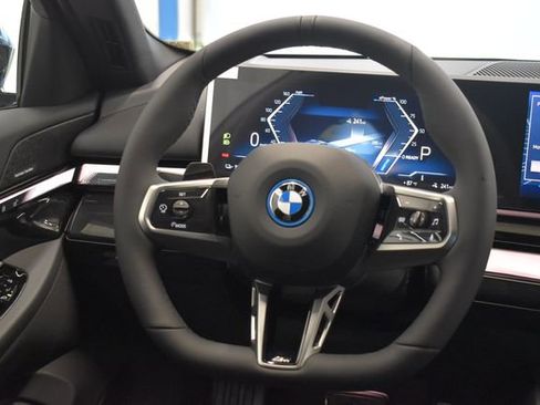 New 2027 BMW i5 xDrive40 w/ M Sport Package AWD/4WD image 24