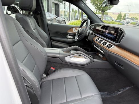 Certified 2025 Mercedes-Benz GLE 450 4MATIC image 18